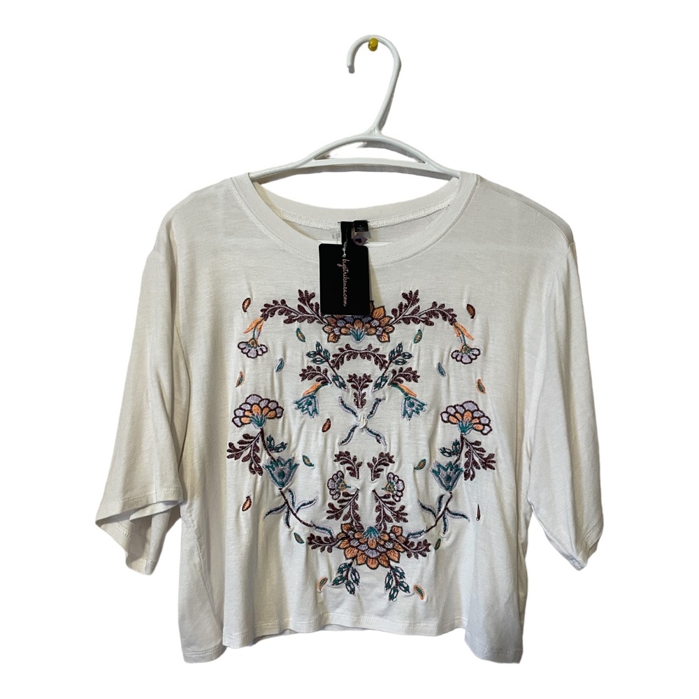 Big Strike Crop Top T-Shirt Womens Size Small Floral Embroidered Lightweight